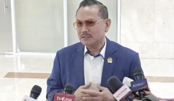 Anggota DPR RI Irjen Pol (P) Drs Frederik Kalalembang