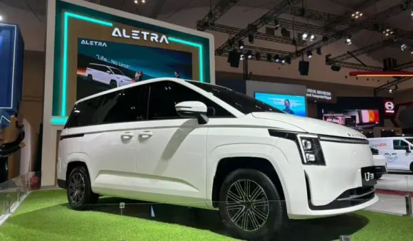 Aletra pamer purwarupa L7 di GIIAS 2026.