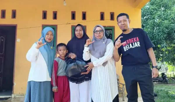 Kepala UPT SD Negeri 174 Inpres Kalappo, Sahabuddin, S.Pd., Gr. yang akrab disapa Pak Empo', menyampaikan bahwa gerakan ini bukan sekadar pengumpulan donasi, melainkan ruang pembiasaan karakter. (Foto: Jumat 4/9/2026).