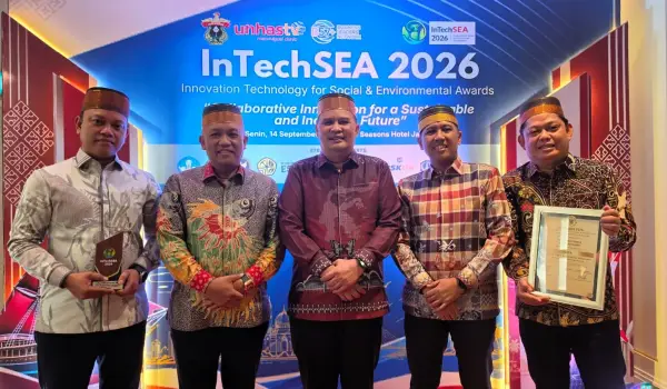 Bantu UMKM dan Kelompok Marginal Urus NIB, Pemkab Maros Raih Penghargaan Nasional