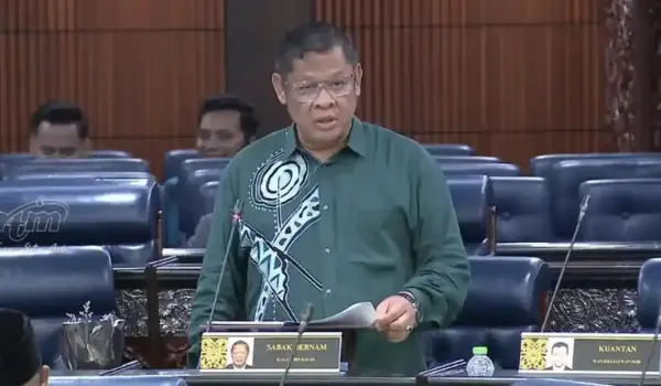 KALAM SALAN - Ahli Parlimen (MP) Sabak Bernam, Malaysia, Kalam Salan. Ia menyampaikan pandangannya soal kabut asap akibat karhutla dengan menggunakan bahasa Jawa yang ditujukan langsung kepada Presiden Republik Indonesia.