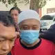 Penampakan Taufik Hidayat Jelang Rekonstruksi Kasus Penyekapan dan Penganiayaan YTR di Bandung