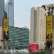 Aksi Protes Krisis Iklim, Aktivis Greenpeace Panjat Monumen Selamat Datang Bundaran HI